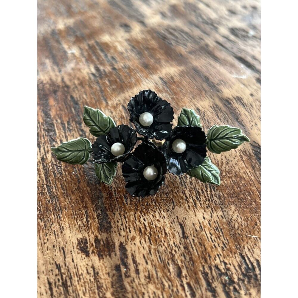 Vintage Brooch Black Flowers Faux Pearl 60s Enamel Pin Retro‎ Costume Jewelry